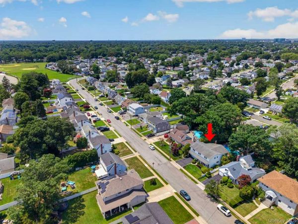 1671 Noble Street , East Meadow, NY 11554
