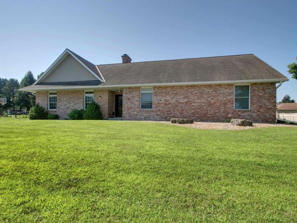 1700 SILVERTHORNE Drive, Quincy, IL 62305