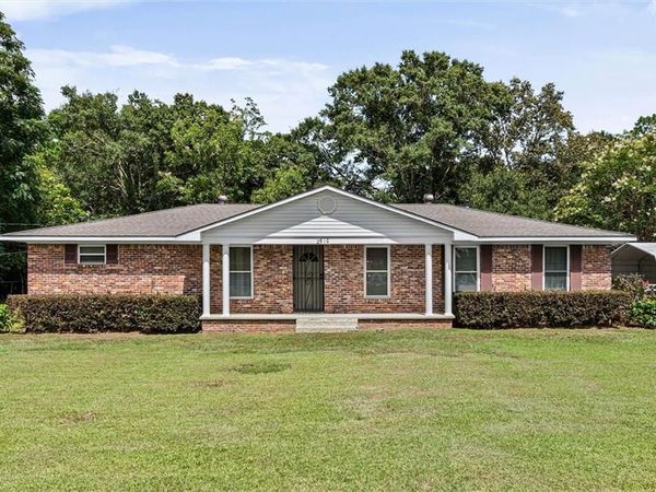 2810 Schillinger Road N, Semmes, AL 36575