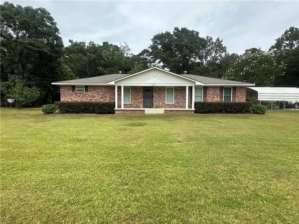 2810 Schillinger Road N, Semmes, AL 36575