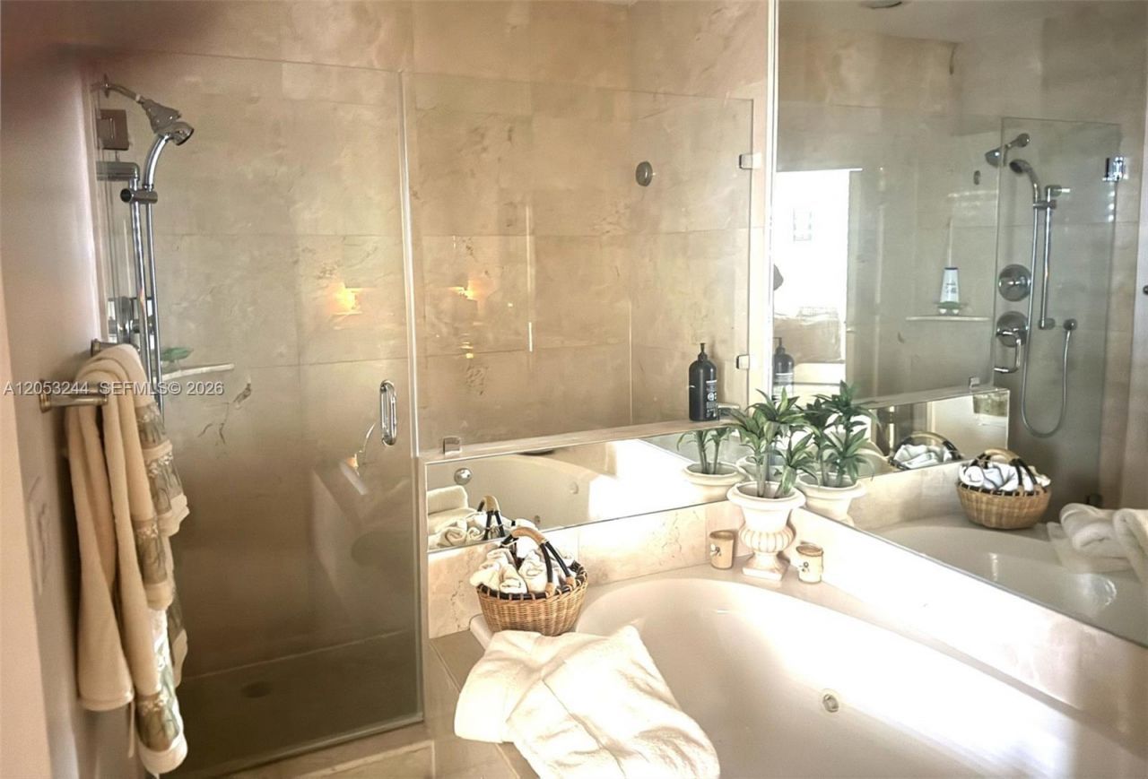 8925 Collins Ave , Unit 11J, Surfside, FL 33154 Photo