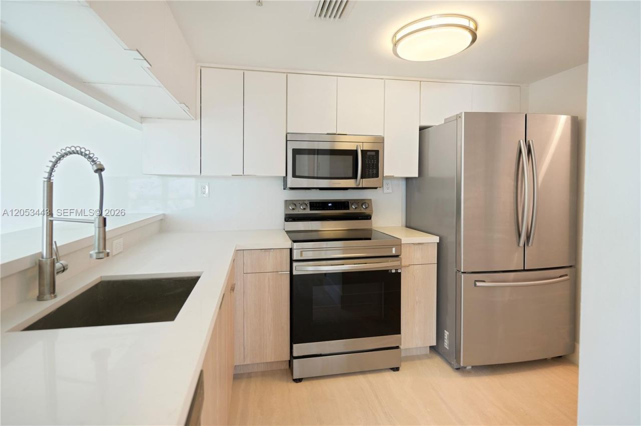 650 West Ave , Unit 1404, Miami Beach, FL 33139 Photo