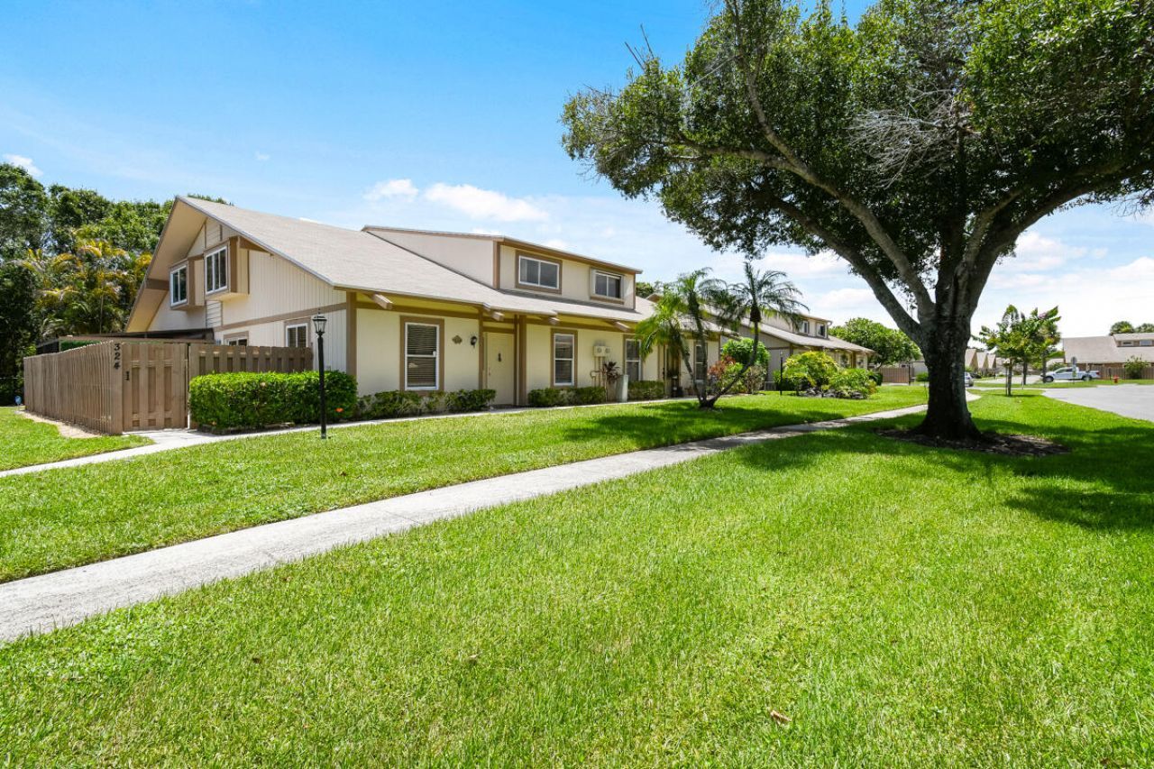 324 Maplecrest Circle, Jupiter, FL 33458 Photo