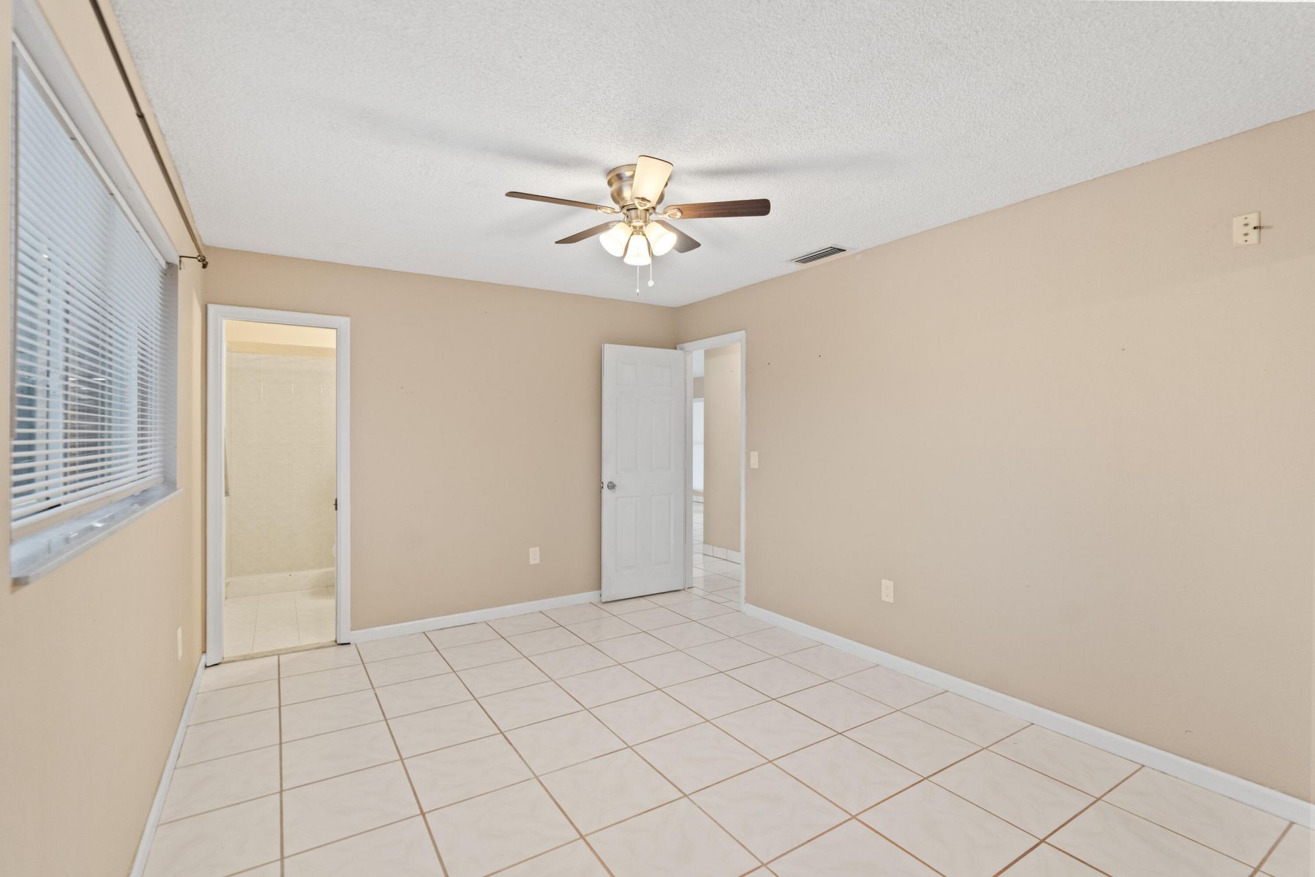 11651 NW 39th Street, Sunrise, FL 33323 Photo