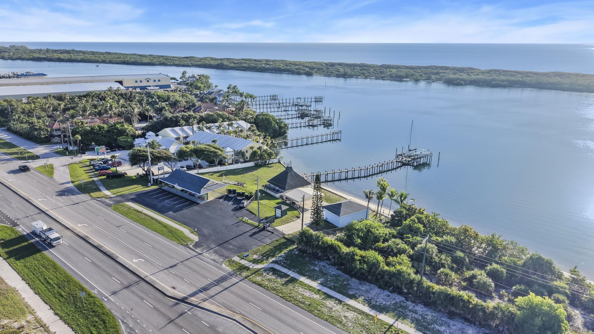 18947 SE Federal Highway, Jupiter, FL 33468 Photo