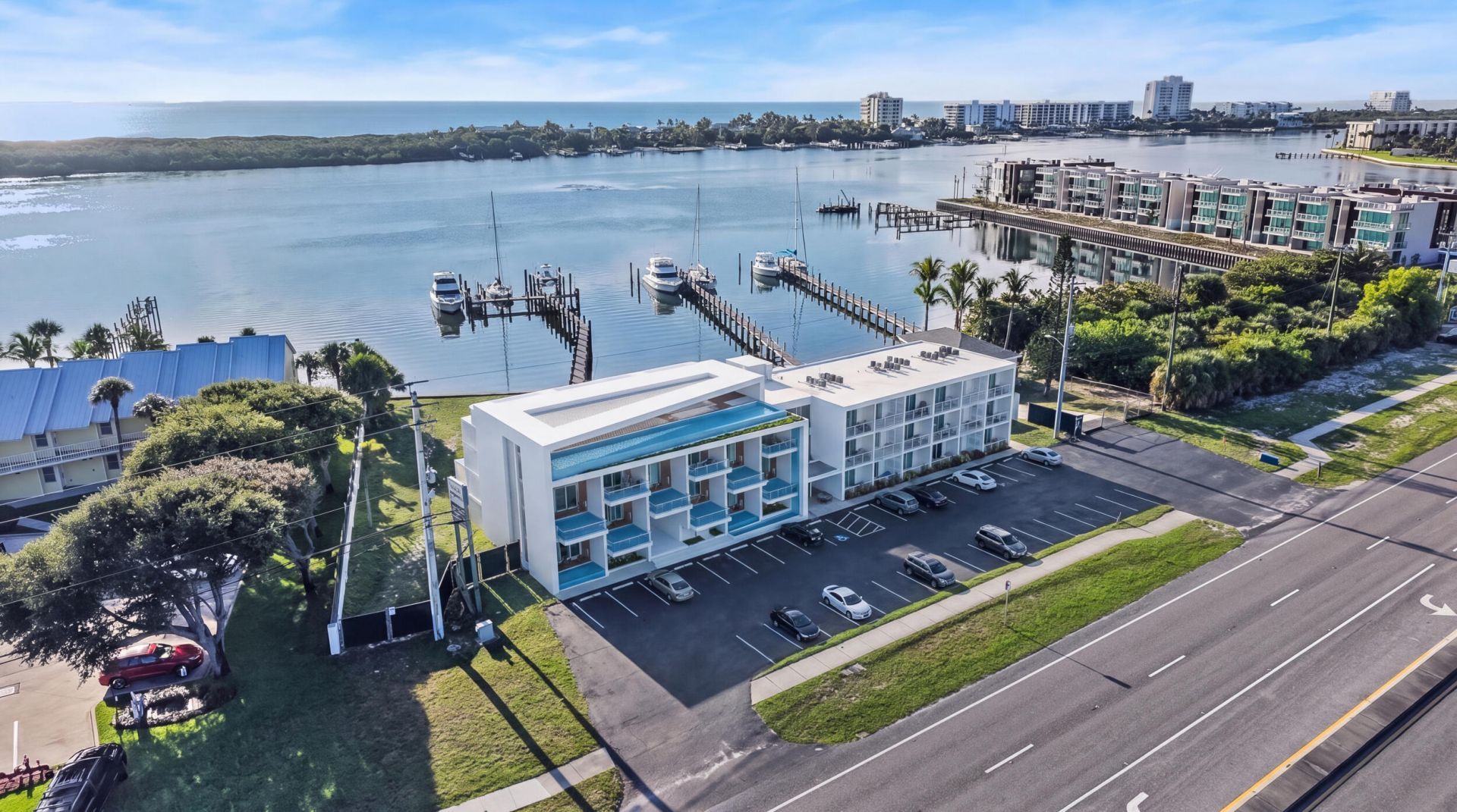18947 SE Federal Highway, Jupiter, FL 33468 Photo