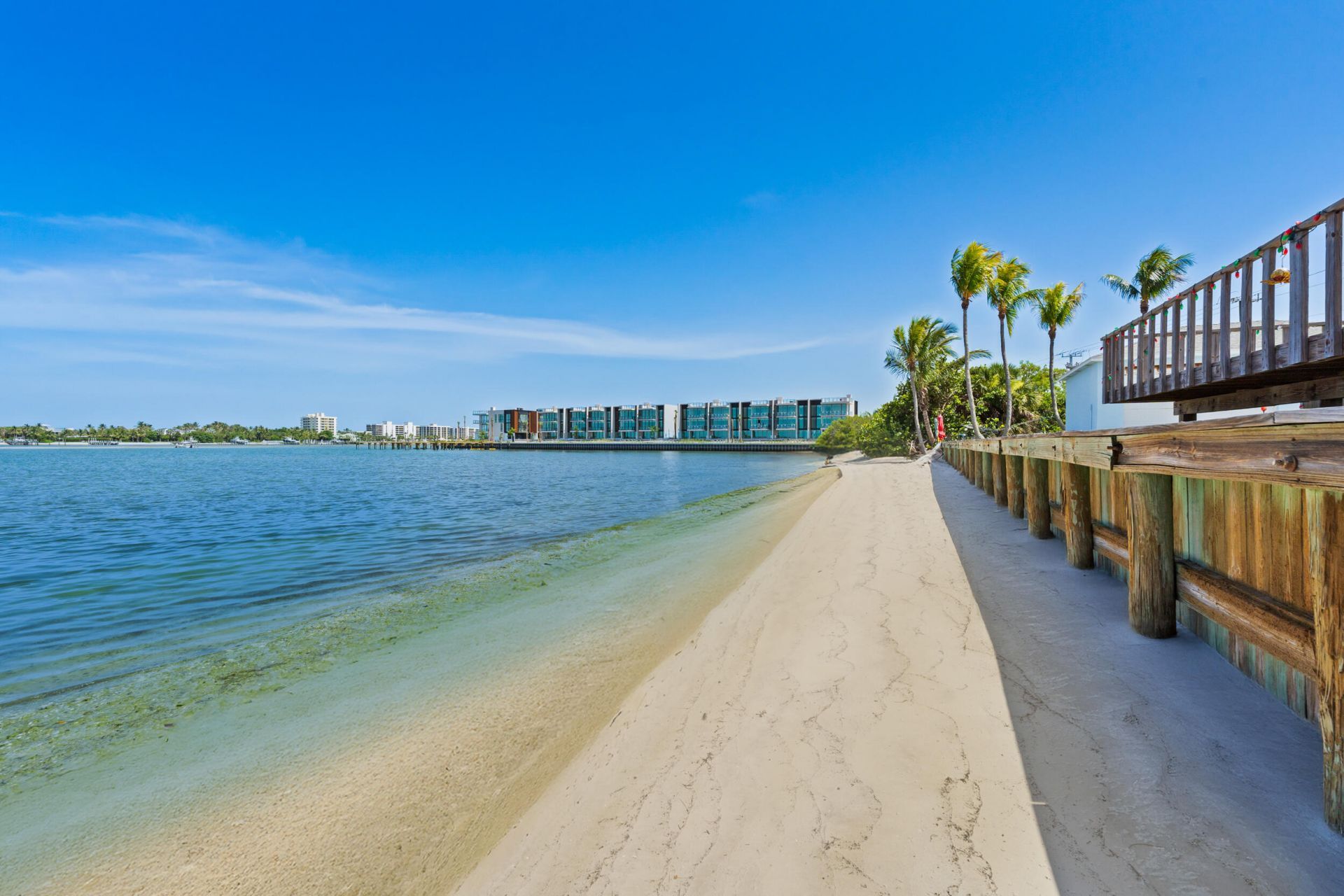 18947 SE Federal Highway, Jupiter, FL 33468 Photo