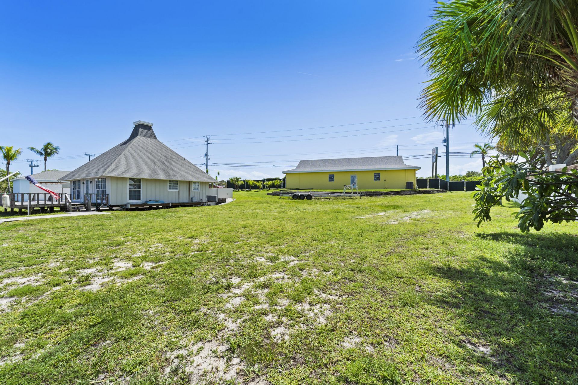 18947 SE Federal Highway, Jupiter, FL 33468 Photo