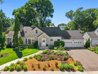 102 14th Avenue N, Hopkins, MN 55343