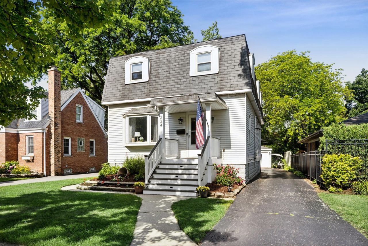 224 N Highland Avenue , Elmhurst, IL 60126