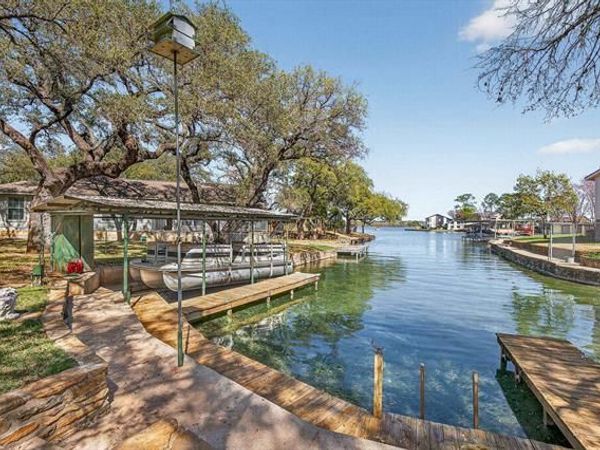 102 Cove LN, Sunrise Beach, TX 78643