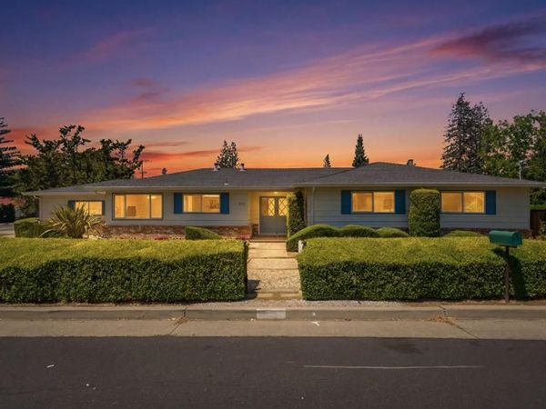315 W Portola Avenue, Los Altos, CA 94022