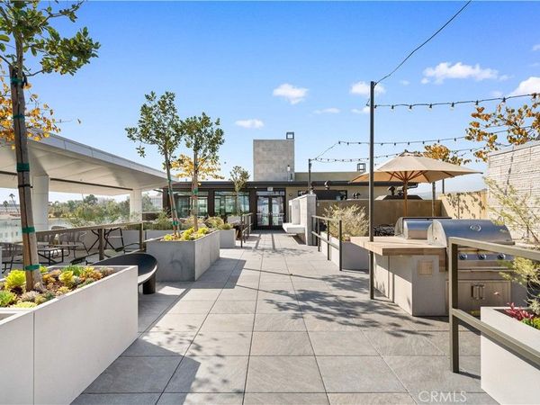 709 E Walnut Street, Unit 220, Pasadena, CA 91101