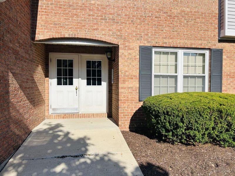 5174 Shoreview Run, Green Township, OH 45248 Photo 2