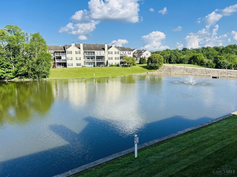 5174 Shoreview Run, Green Township, OH 45248 Photo 3