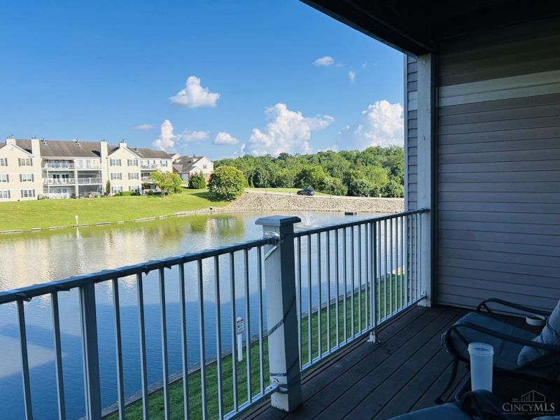 5174 Shoreview Run, Green Township, OH 45248 Photo 4