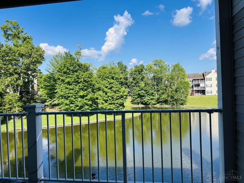 5174 Shoreview Run, Green Township, OH 45248 Photo 8