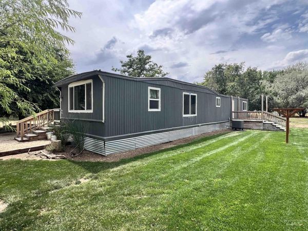 3751 Pioneer Park Ln, Homedale, ID 83628