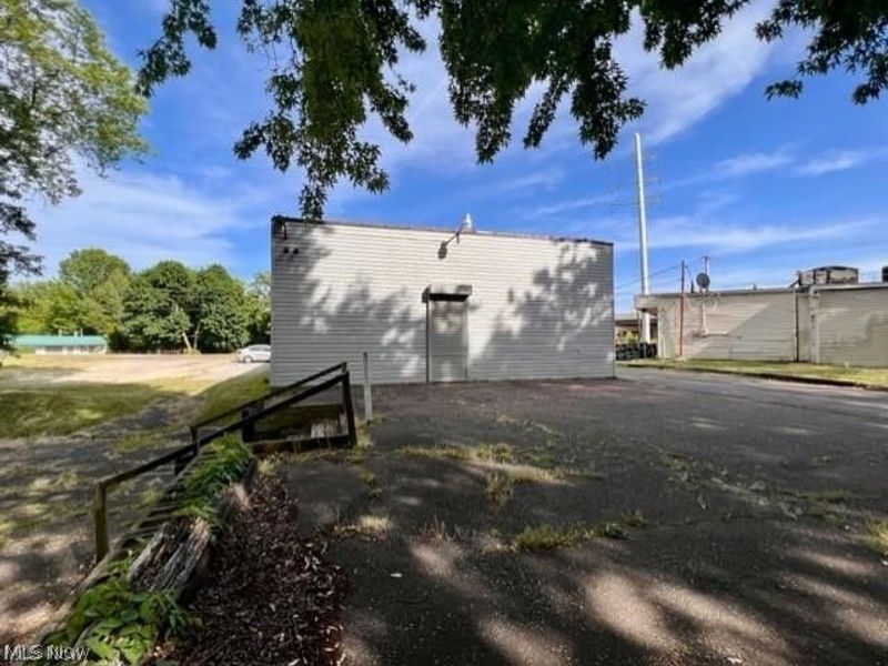 988 W Bowery Street, Akron, OH 44307 Photo 12