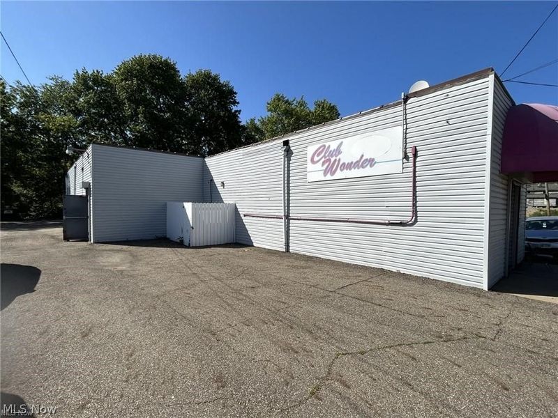 988 W Bowery Street, Akron, OH 44307 Photo 5