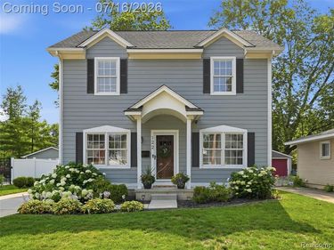 122 N Kenwood Avenue, Royal Oak, MI 48067