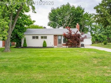 2118 Middlebelt Road, West Bloomfield Twp, MI 48324