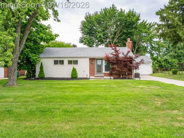 2118 Middlebelt Road, West Bloomfield Twp, MI 48324