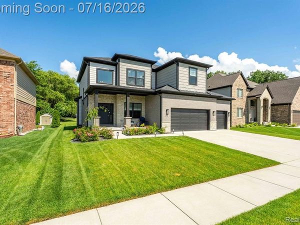 50226 Kapalua Drive, Macomb Twp, MI 48042