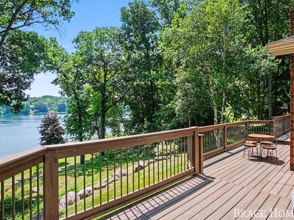 3050 Kenyon Lane, Middleville, MI 49333