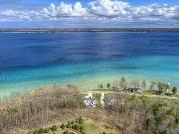 6885 Shore Road E, Traverse City, MI 49686