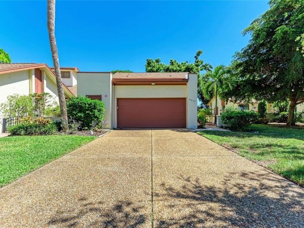 6207 COURTSIDE DRIVE , Unit 23, BRADENTON, FL 34210