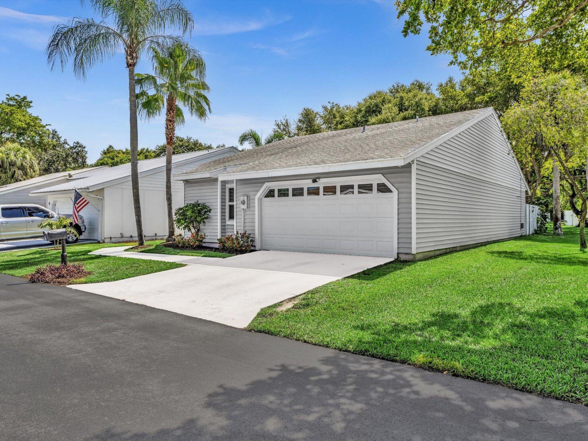 8 Hawthorne Lane, Boynton Beach, FL 33426 Photo
