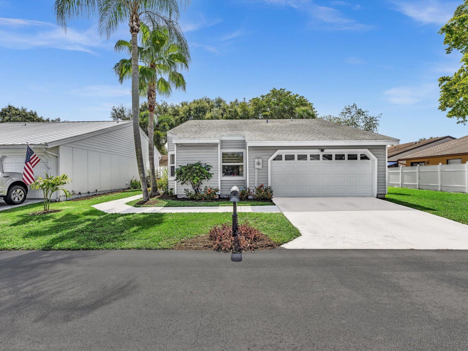 8 Hawthorne Lane, Boynton Beach, FL 33426 Photo