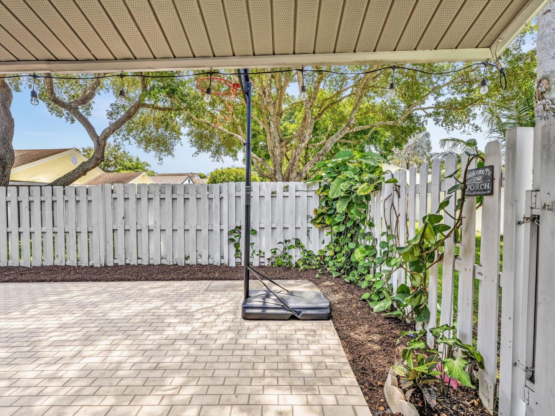 8 Hawthorne Lane, Boynton Beach, FL 33426 Photo