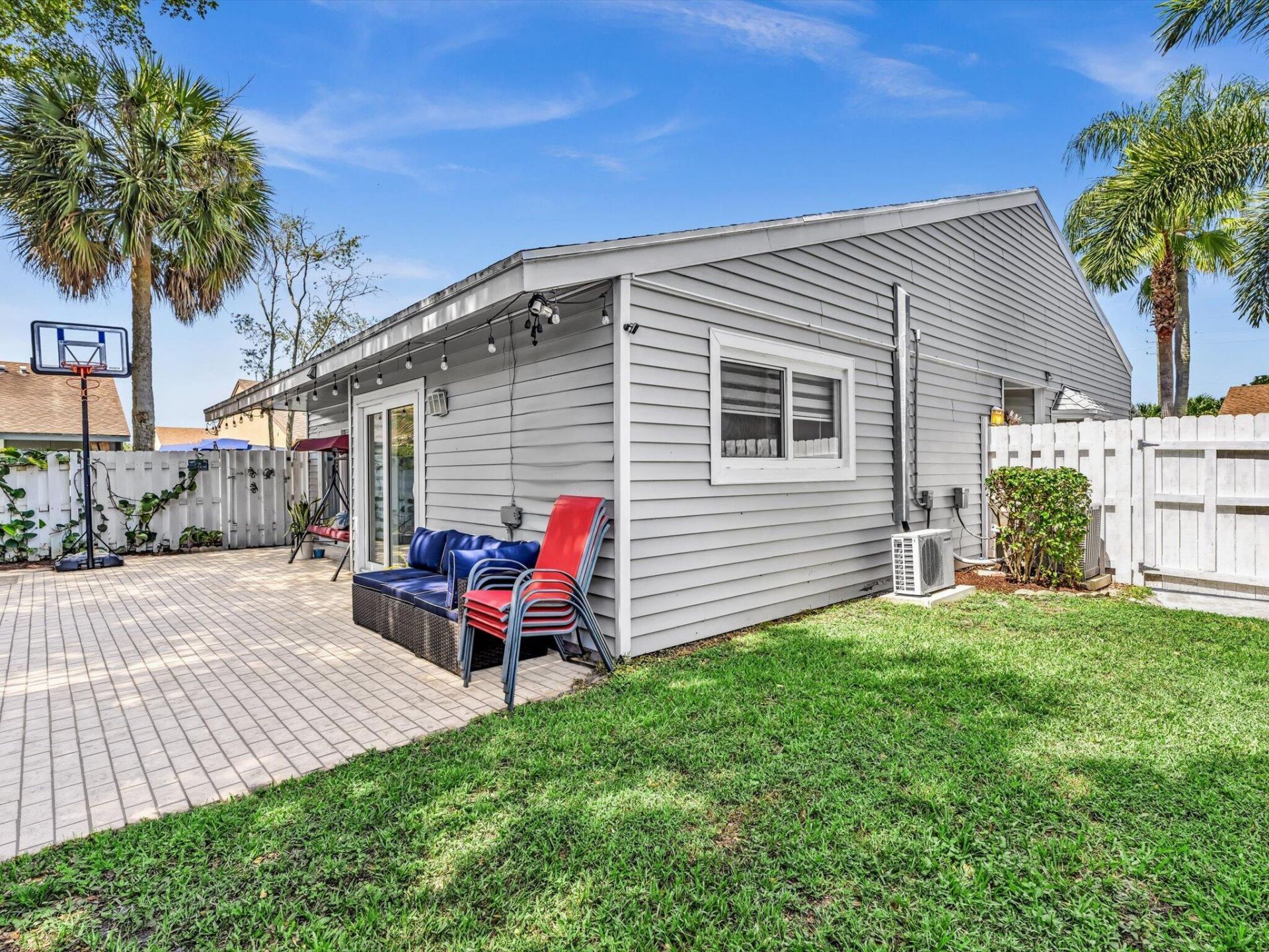 8 Hawthorne Lane, Boynton Beach, FL 33426 Photo