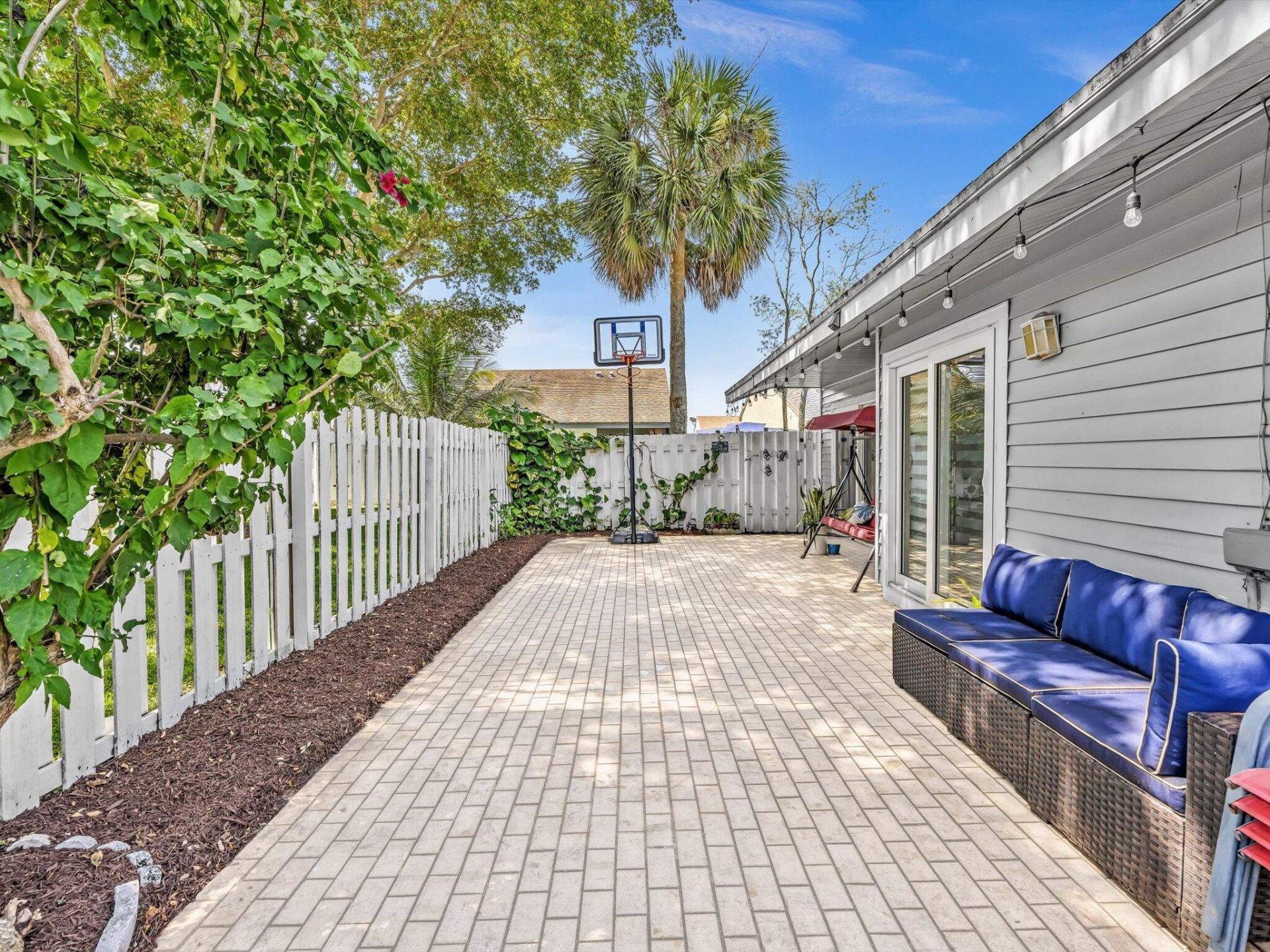 8 Hawthorne Lane, Boynton Beach, FL 33426 Photo