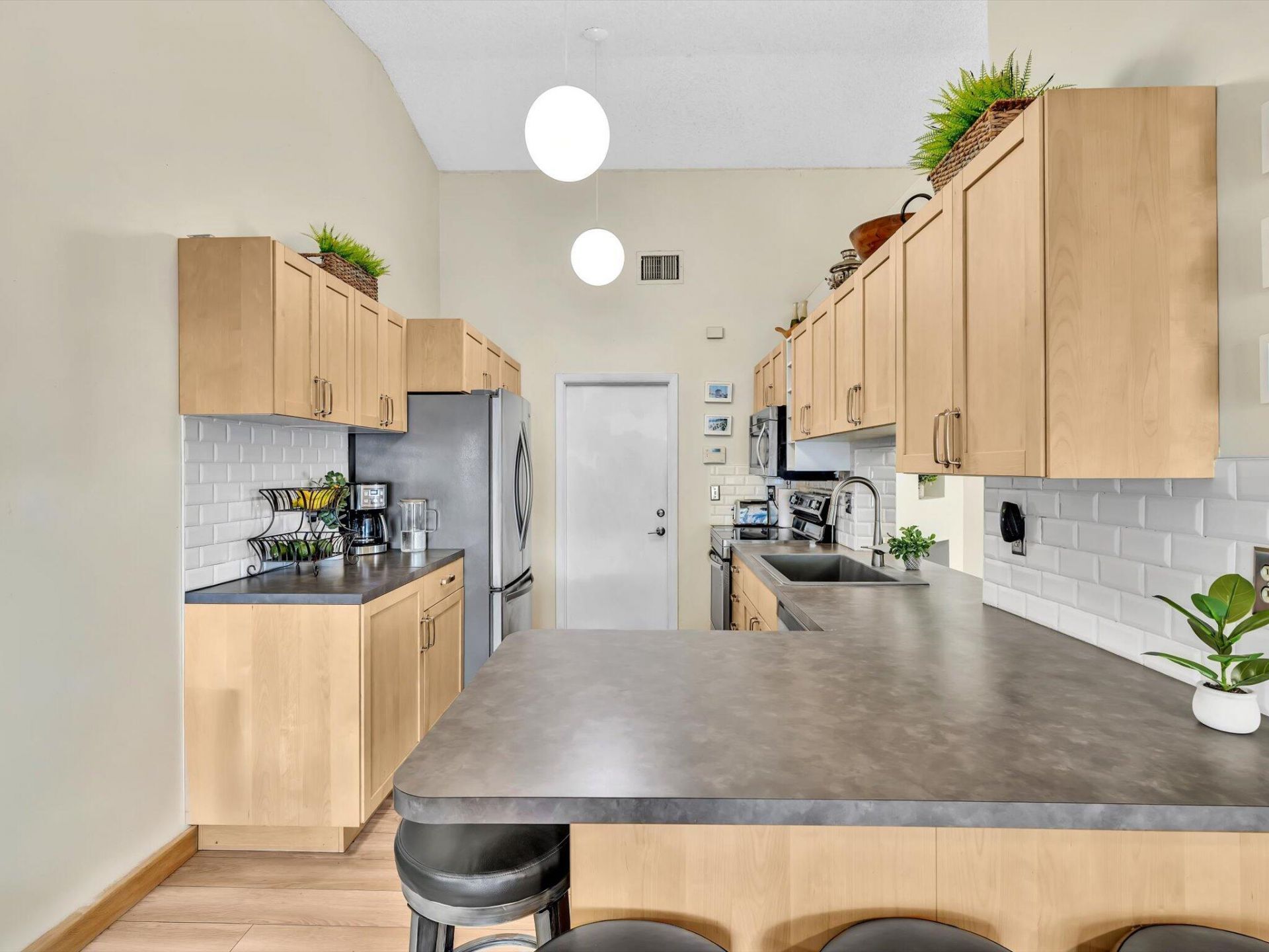 8 Hawthorne Lane, Boynton Beach, FL 33426 Photo