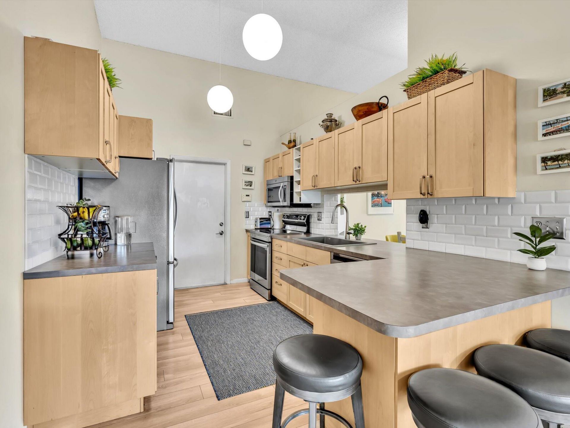 8 Hawthorne Lane, Boynton Beach, FL 33426 Photo
