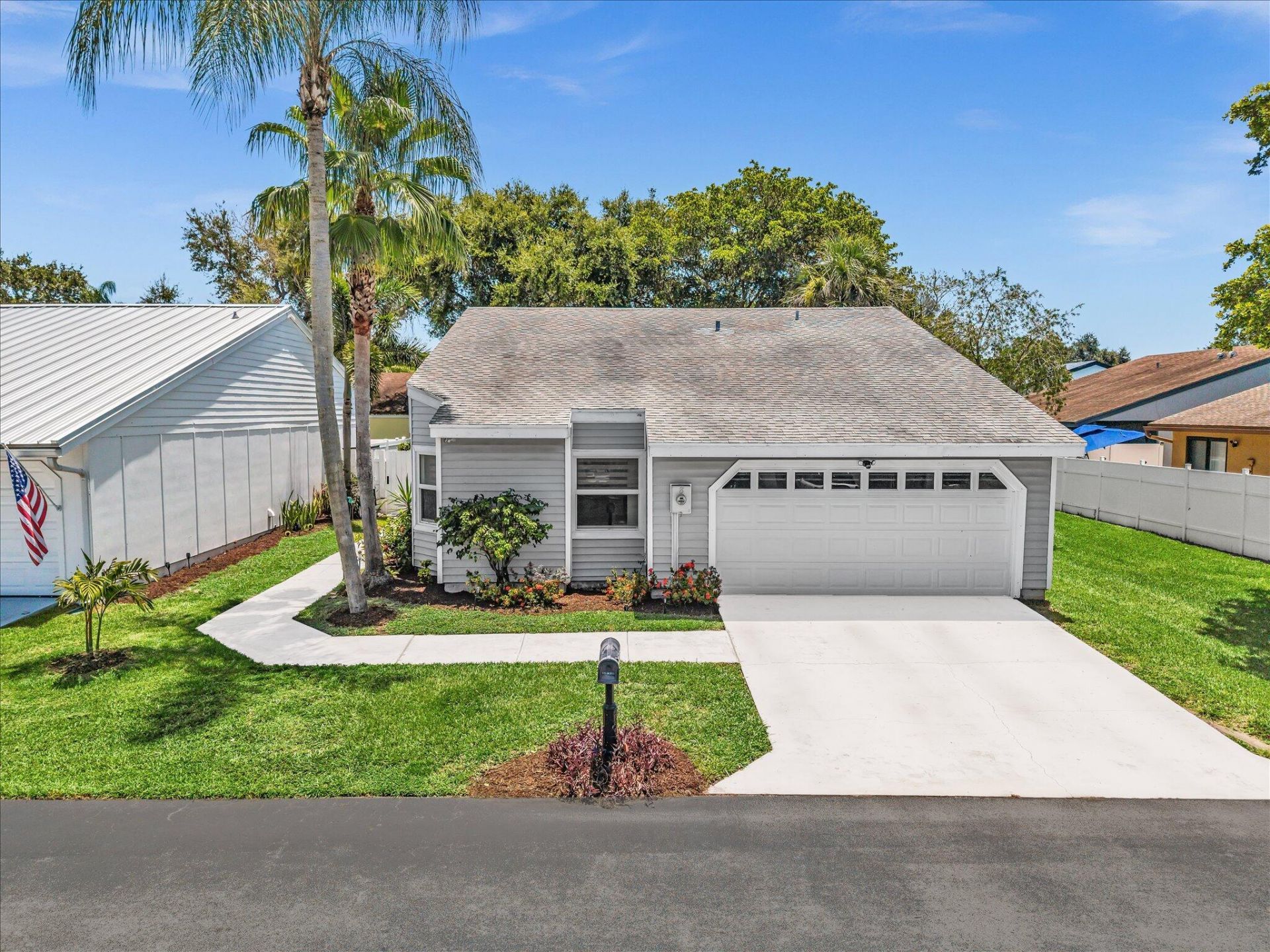 8 Hawthorne Lane, Boynton Beach, FL 33426 Photo