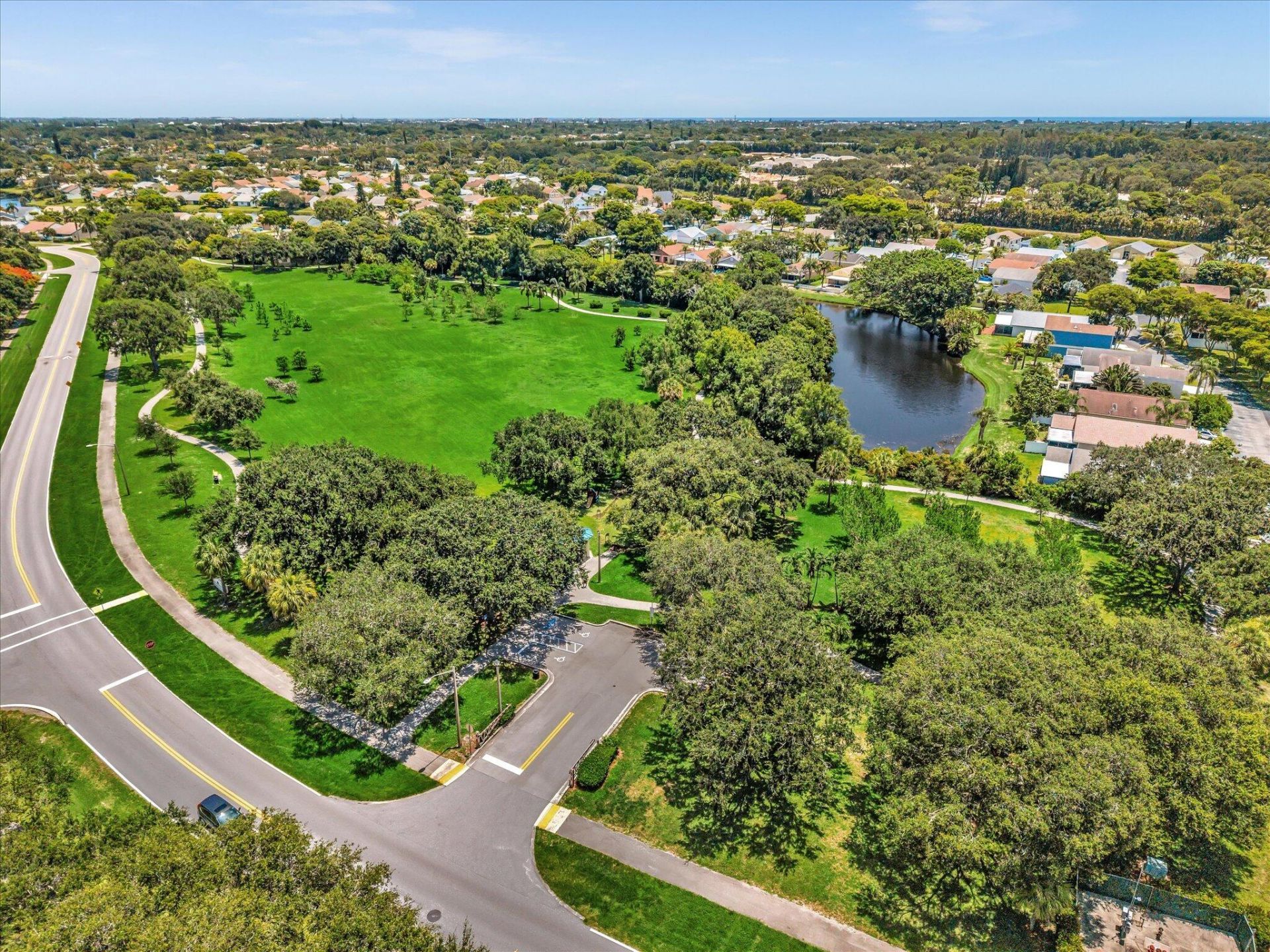 8 Hawthorne Lane, Boynton Beach, FL 33426 Photo