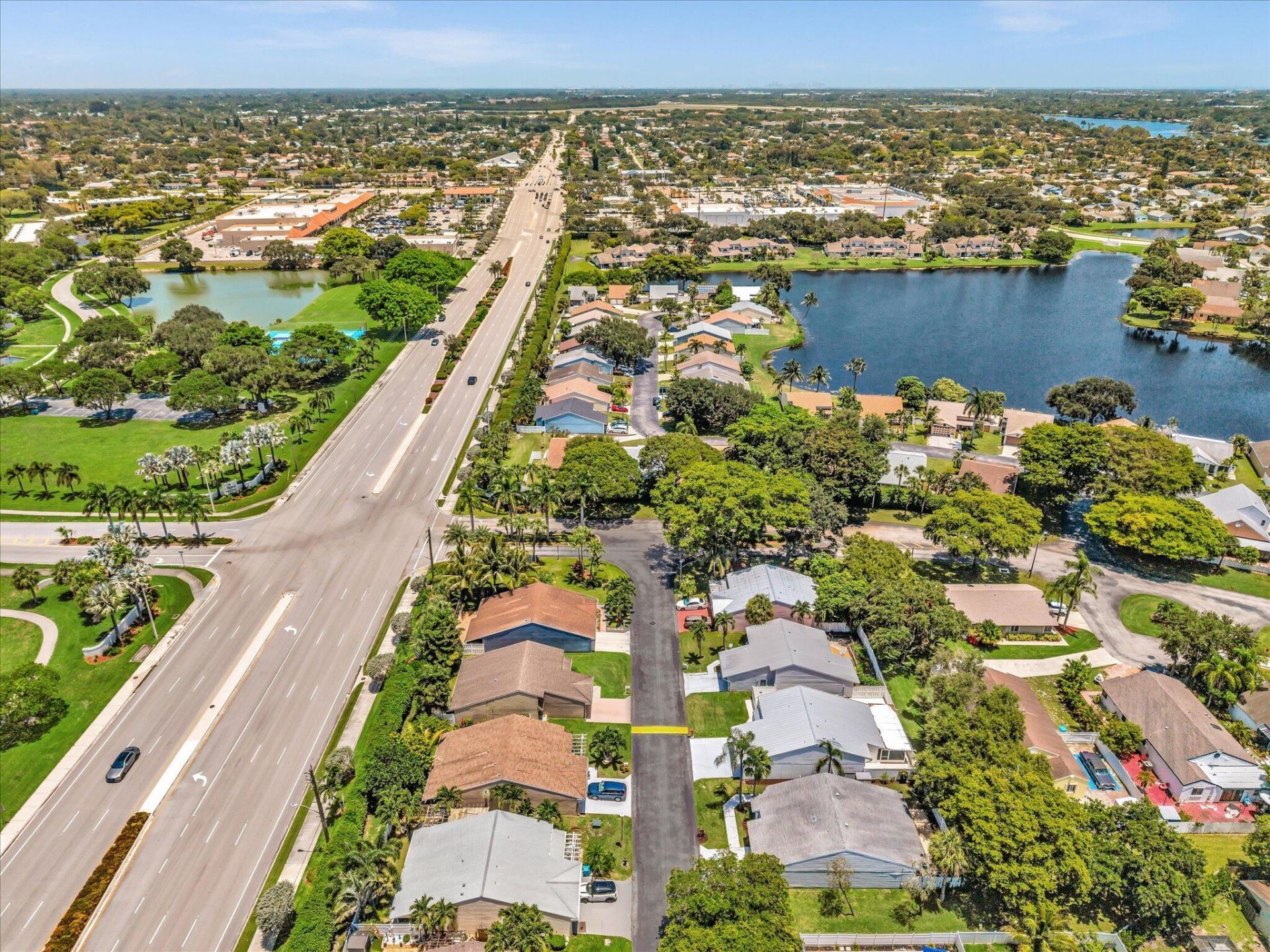 8 Hawthorne Lane, Boynton Beach, FL 33426 Photo