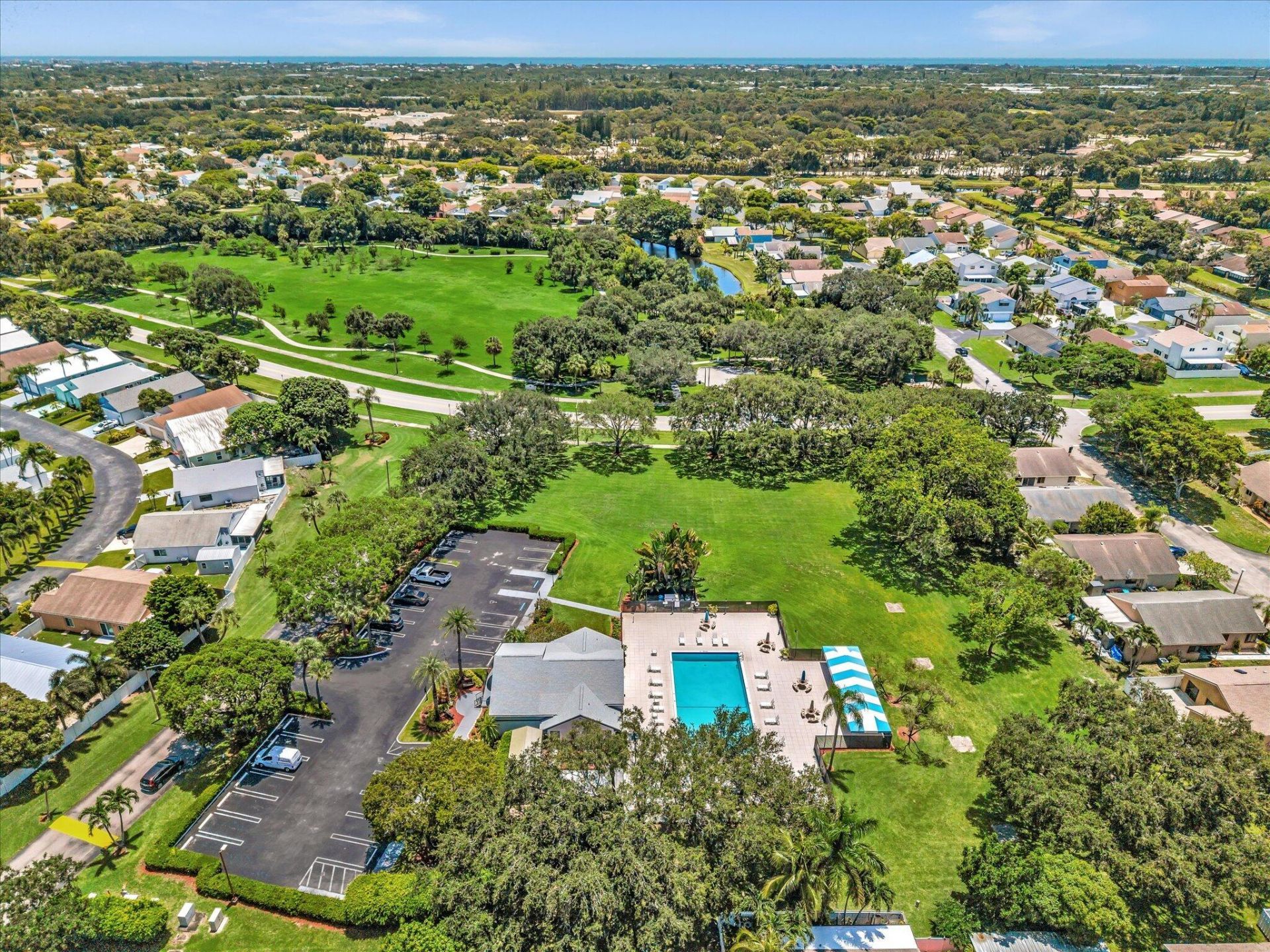 8 Hawthorne Lane, Boynton Beach, FL 33426 Photo