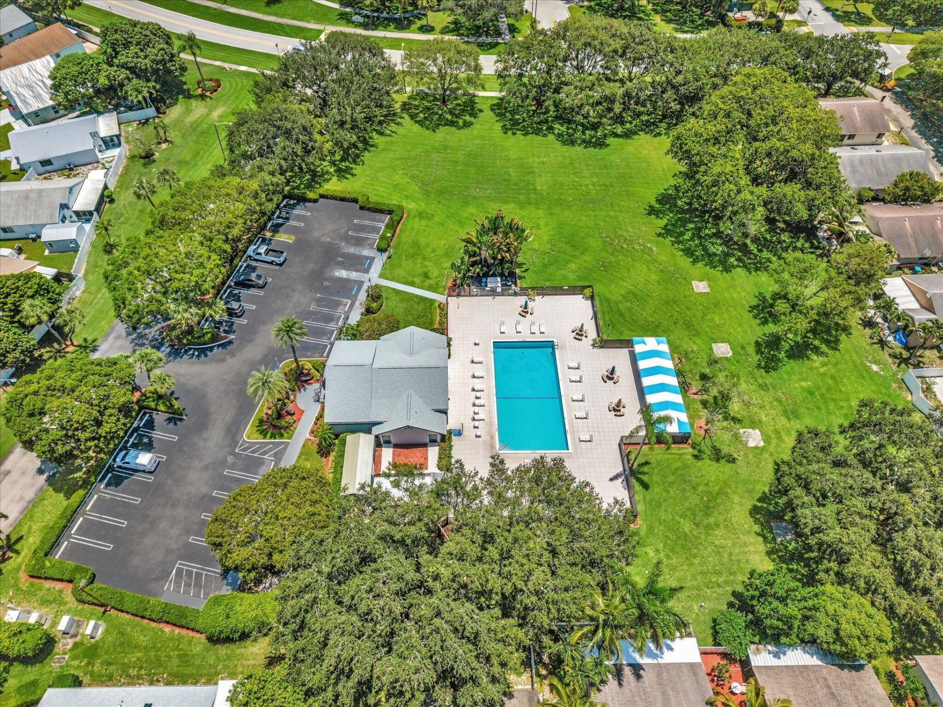8 Hawthorne Lane, Boynton Beach, FL 33426 Photo