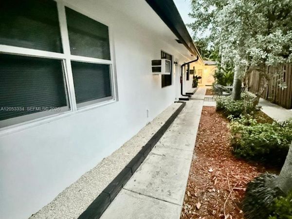 1240 NE 12th Ave , Unit 1-5, Fort Lauderdale, FL 33304