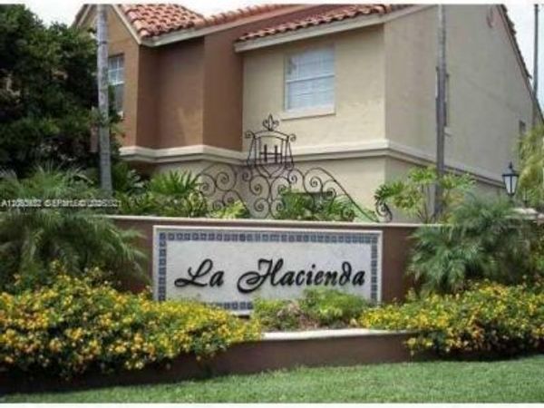 18314 NW 68th Ave , Unit K, Hialeah, FL 33015