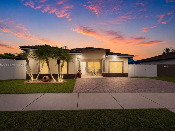 25501 SW 132nd Ave , Homestead, FL 33032