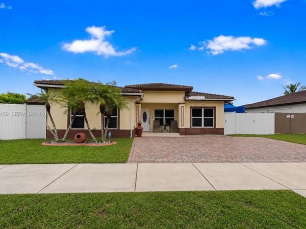 25501 SW 132nd Ave , Homestead, FL 33032