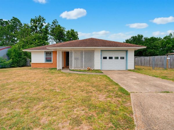 715 Rockdale RD, Rockdale, TX 76567