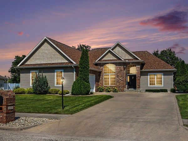 124 Westgate Boulevard, Wakarusa, IN 46573