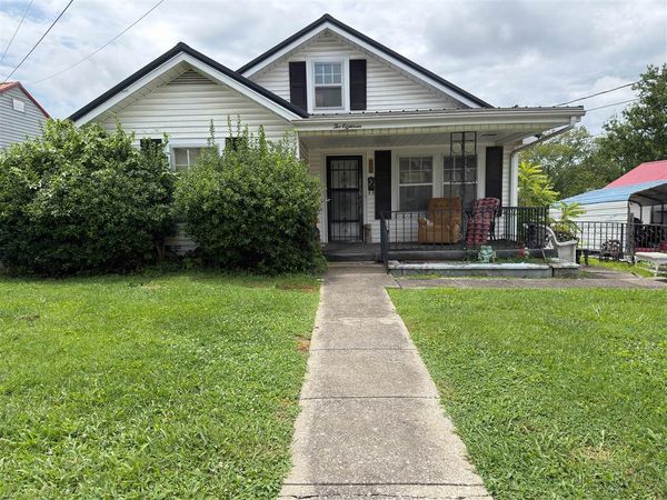 218 E Cherry Street, Glasgow, KY 42141